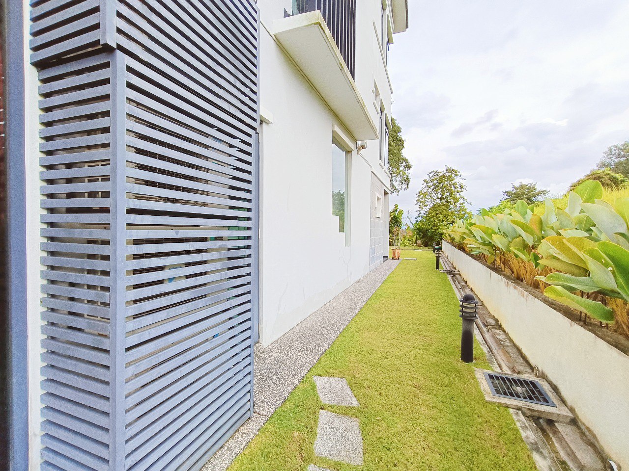 Beautiful Three Storey Bungalow in KGSAAS Seksyen - photo 8