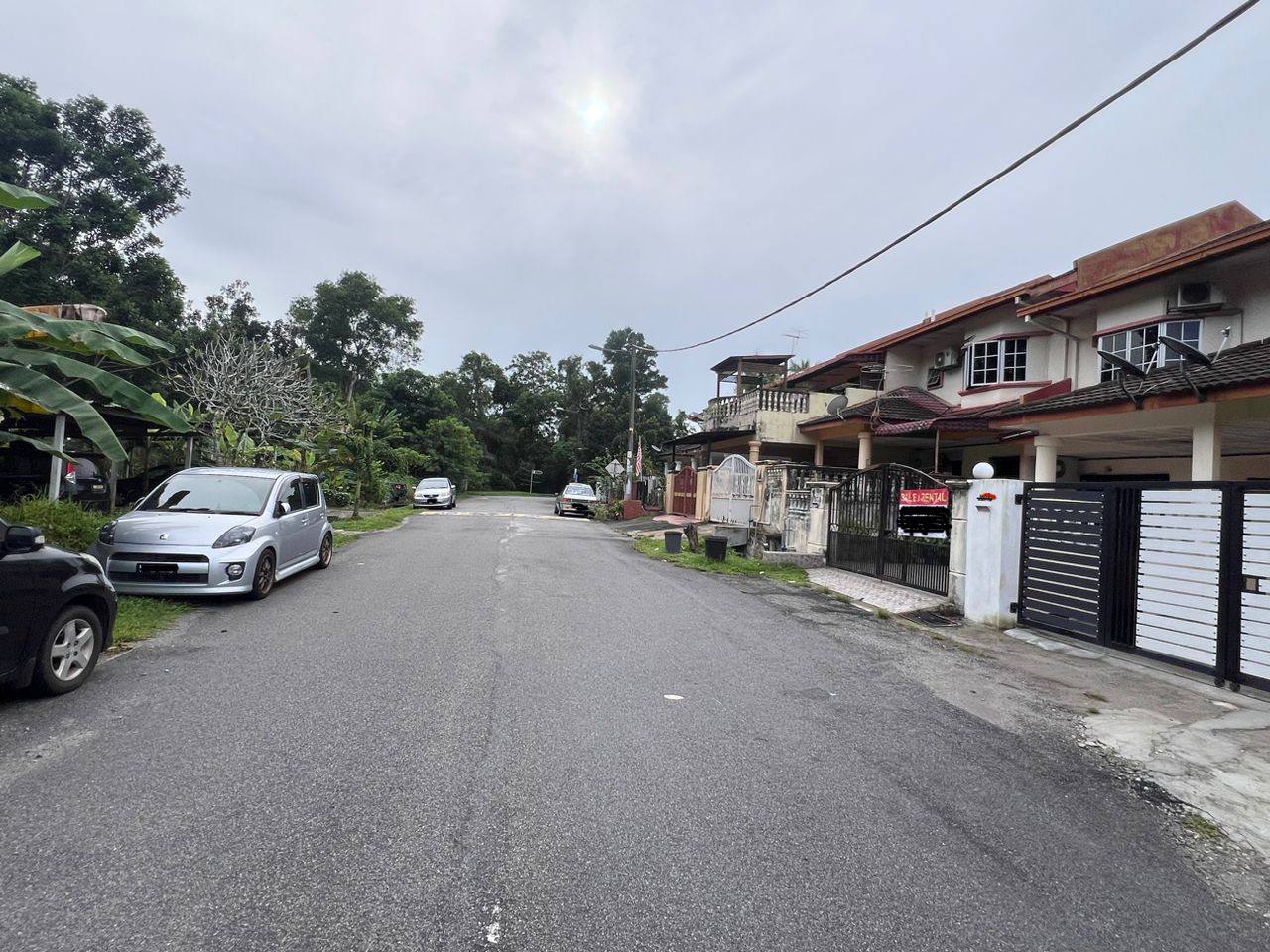 Facing Open Double Storey Terrace, Seksyen 5, Band - photo 3