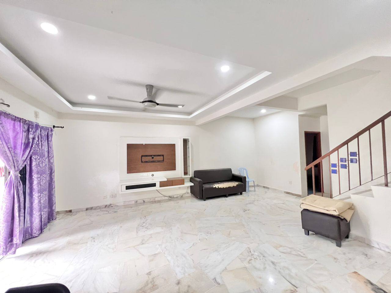 Facing Open Double Storey Terrace, Seksyen 5, Band - photo 6