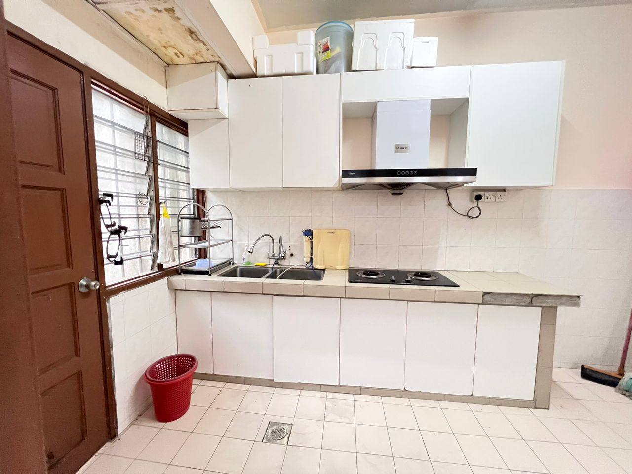 Facing Open Double Storey Terrace, Seksyen 5, Band - photo 7