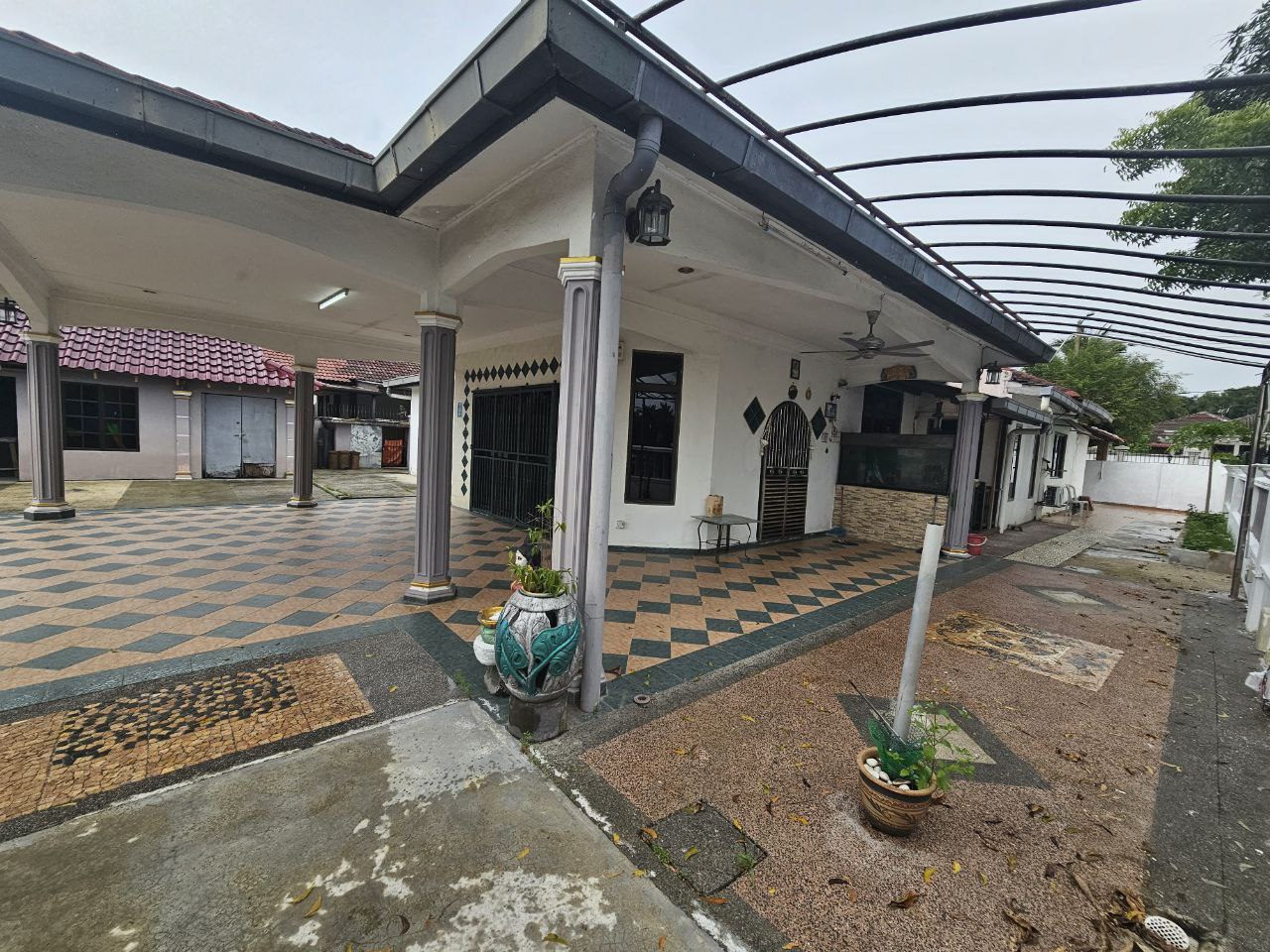 Renovated Bungalow Single Storey Seksyen 1 Bandar - photo 5