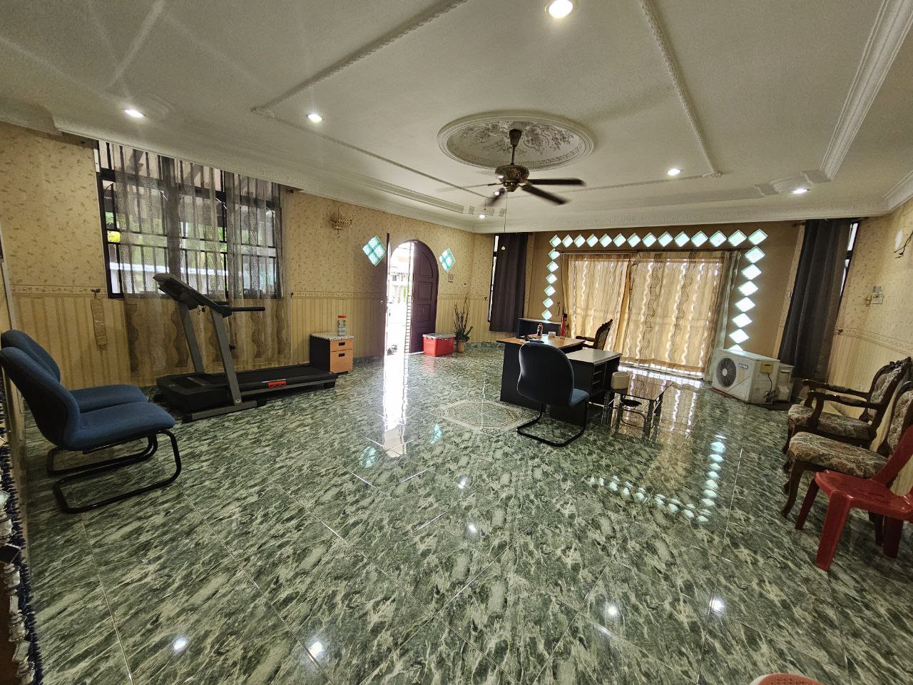 Renovated Bungalow Single Storey Seksyen 1 Bandar - photo 6
