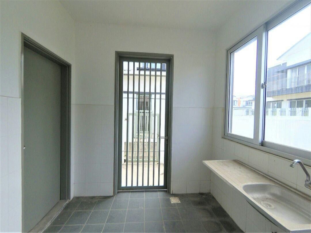 End Lot Huge Land Cherry 2 Hillpark Puncak Alam - photo 9
