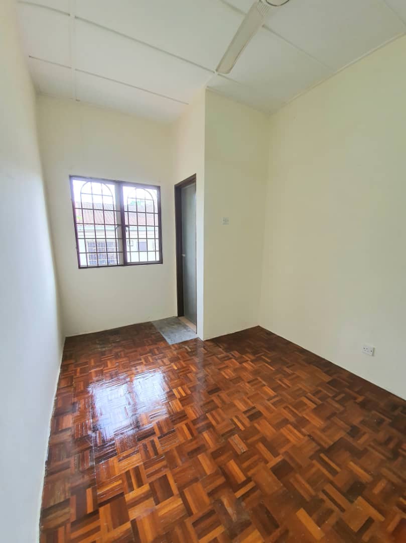 Double Storey Terrace Seksyen 8, Bandar Baru Bangi - photo 8