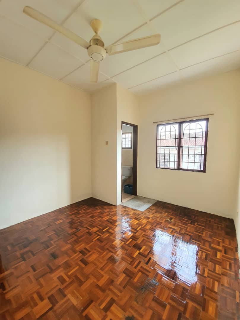 Double Storey Terrace Seksyen 8, Bandar Baru Bangi - photo 10