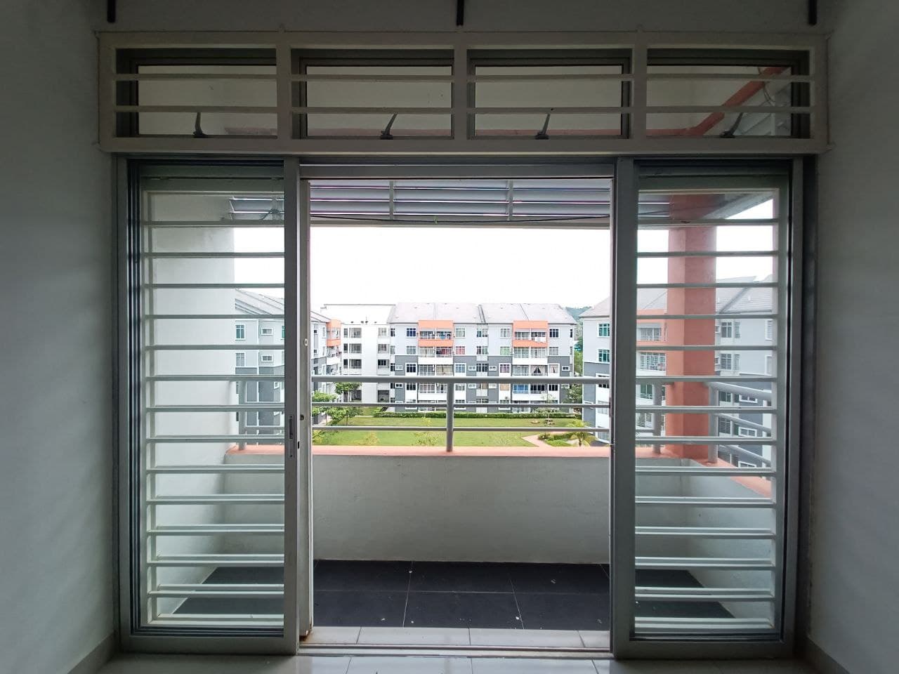 LOW COST APARTMENT-CASA DAHLIA, SEPANG - photo 5