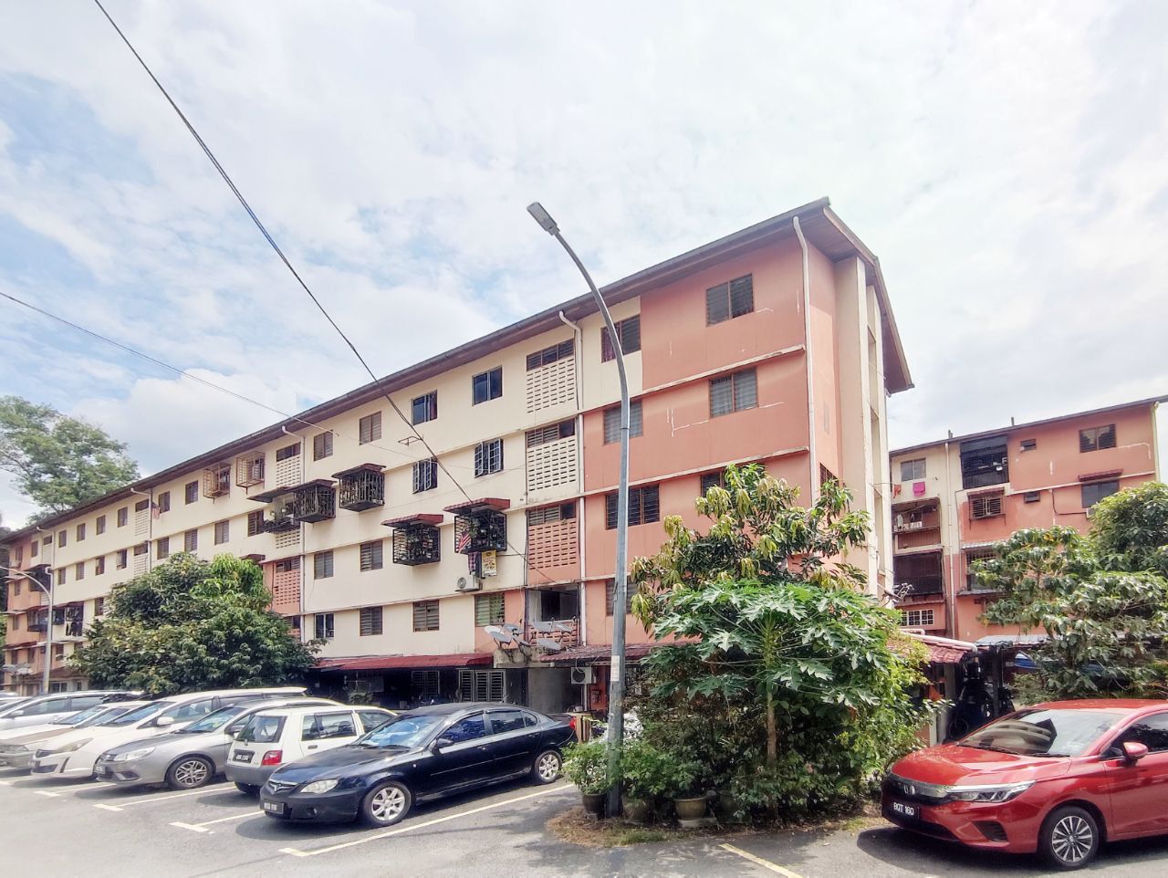 LEVEL 1-FLAT TMN MELATI TINGKAT 1, LRT GOMBAK-KL - photo 2