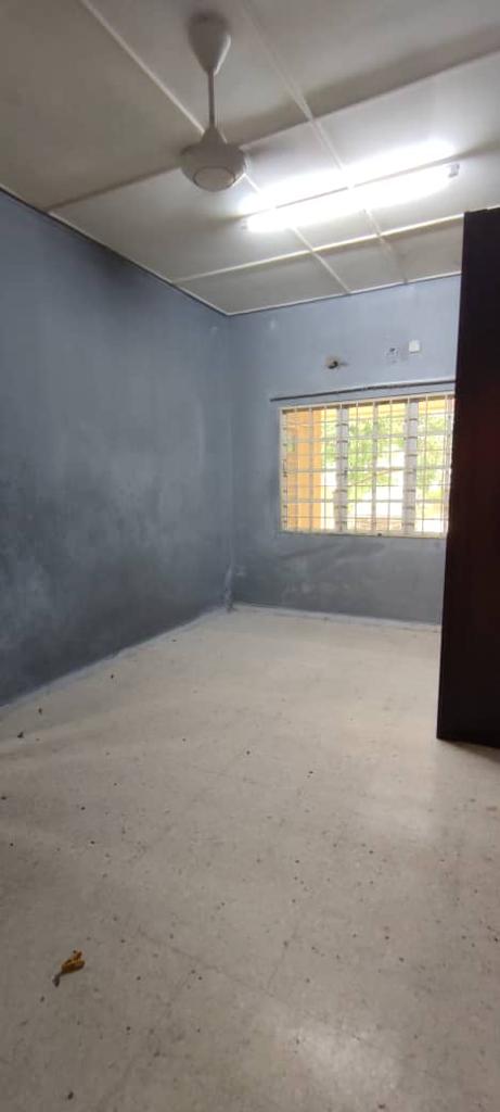 EndLot-Facing Open Taman Kajang Utama - photo 4