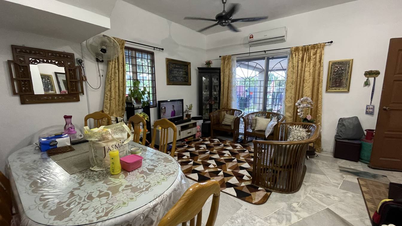Renovated 2 Storey Corner Lot Saujana Utama - photo 8