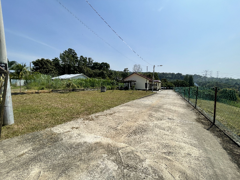 Tanah dan 2 Semi D berdekatan Putrajaya