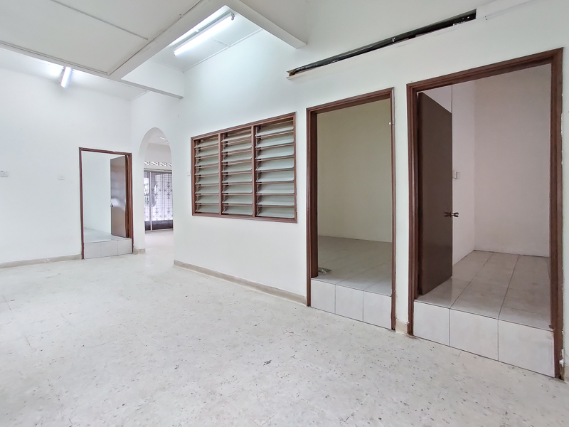 1 Storey Taman Sri Serdang Seri Kembangan - photo 5