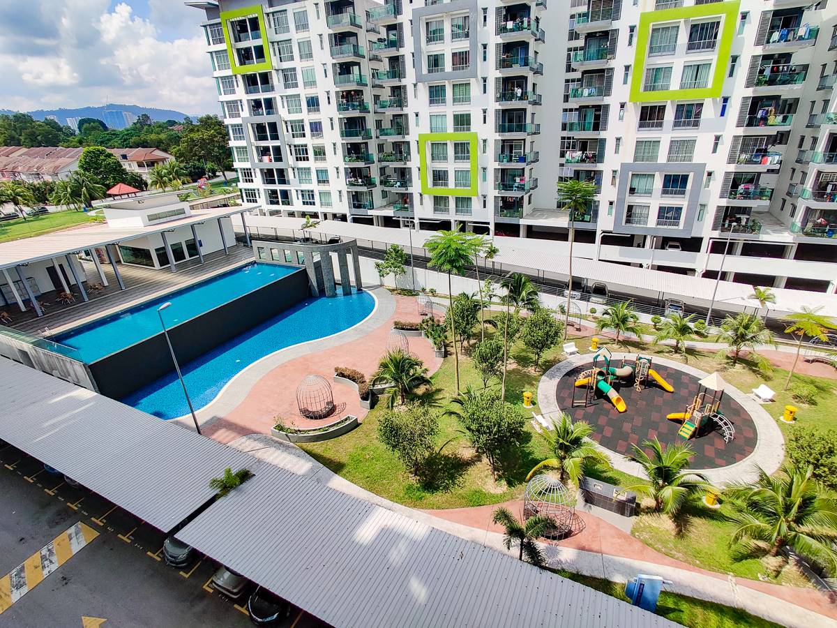 3 CAR PARKS FREEHOLD Mahkota Garden Condo - photo 2