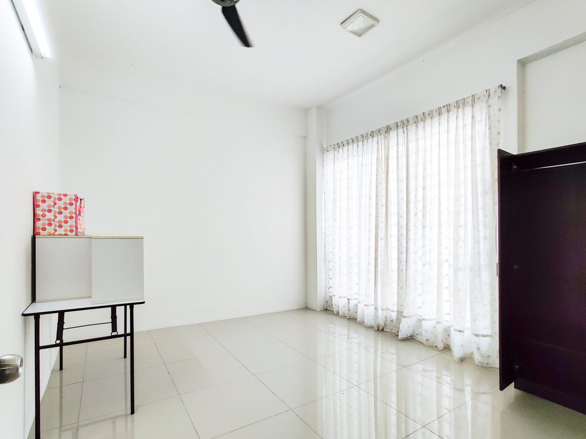 3 CAR PARKS FREEHOLD Mahkota Garden Condo - photo 4