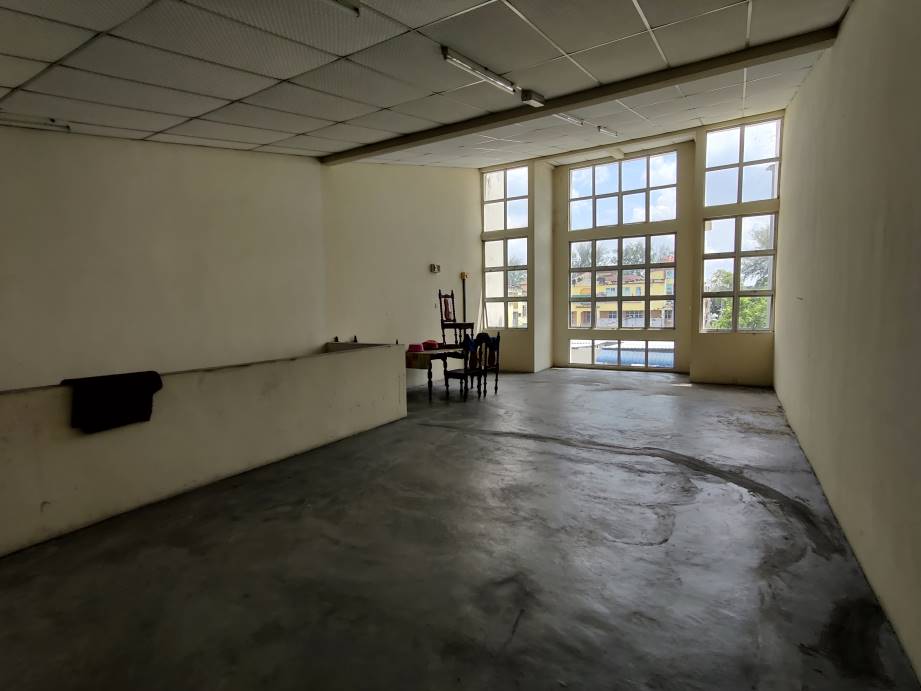 DOUBLE STOREY SHOPLOT OFFICE BANTING - photo 2