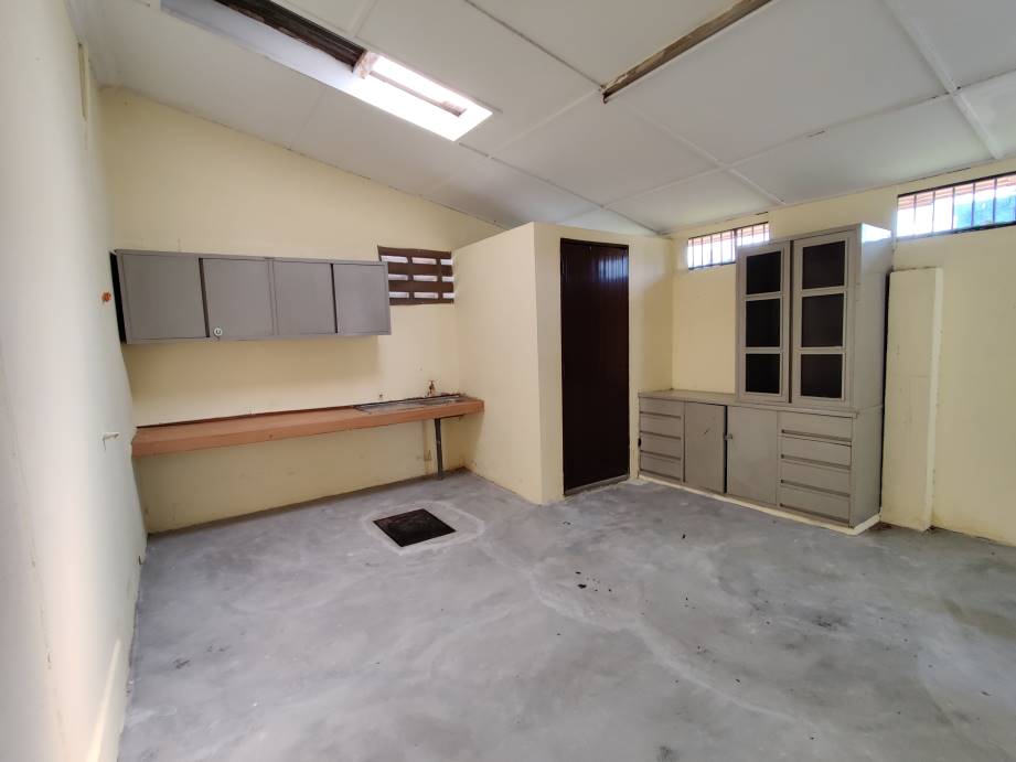 SMALL HOUSE WITH ONE ROOM FOR RENT, JINJANG, KL