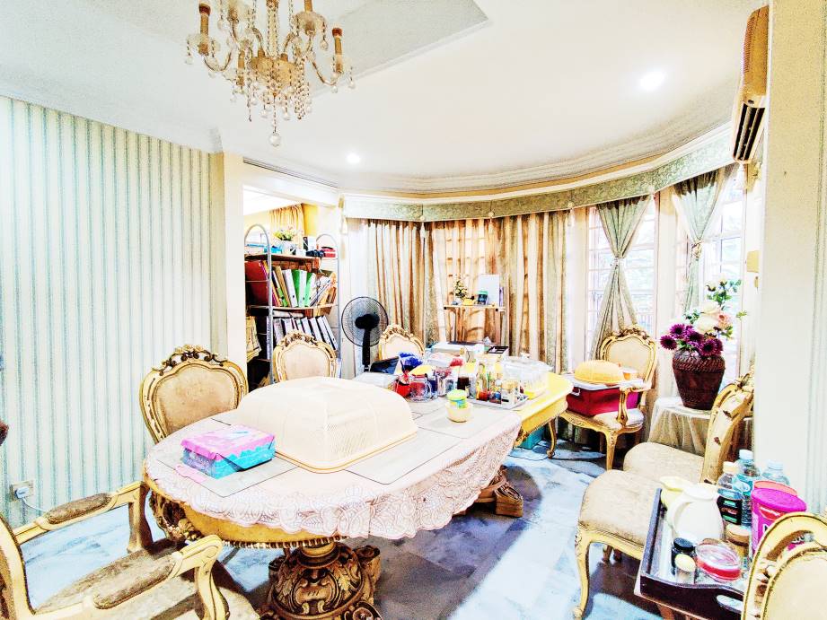 DOUBLE STOREY TERRACE, TAMAN BUKIT INDAH - photo 3