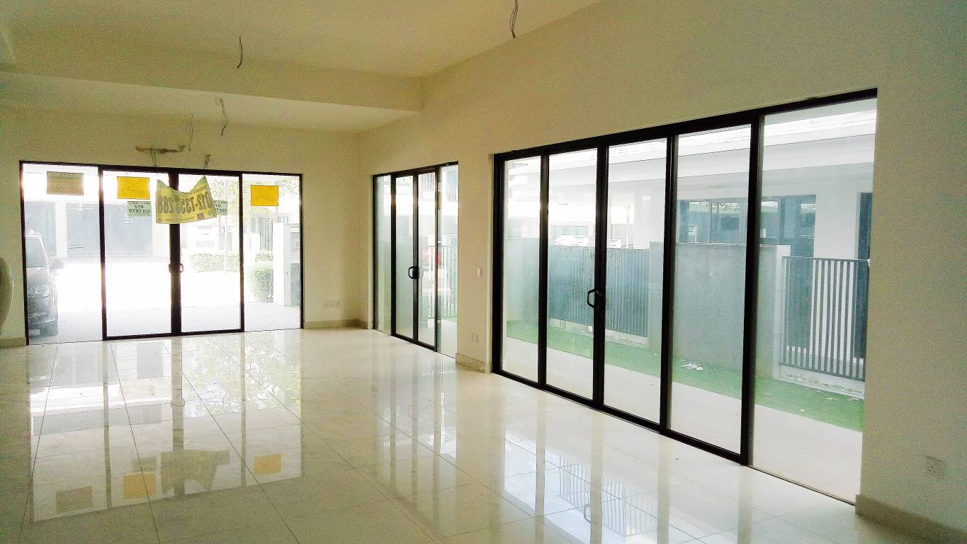 25246 DUTA VILLA, SETIA ALAM 3STOREY - photo 1