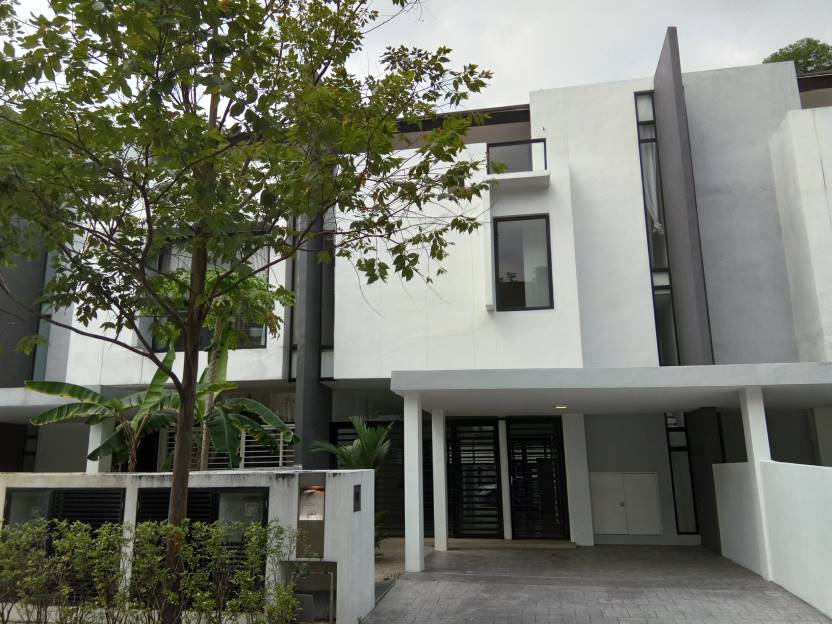 THREE STOREY TERRACE TAMAN BLUCONSTELLATION SK
