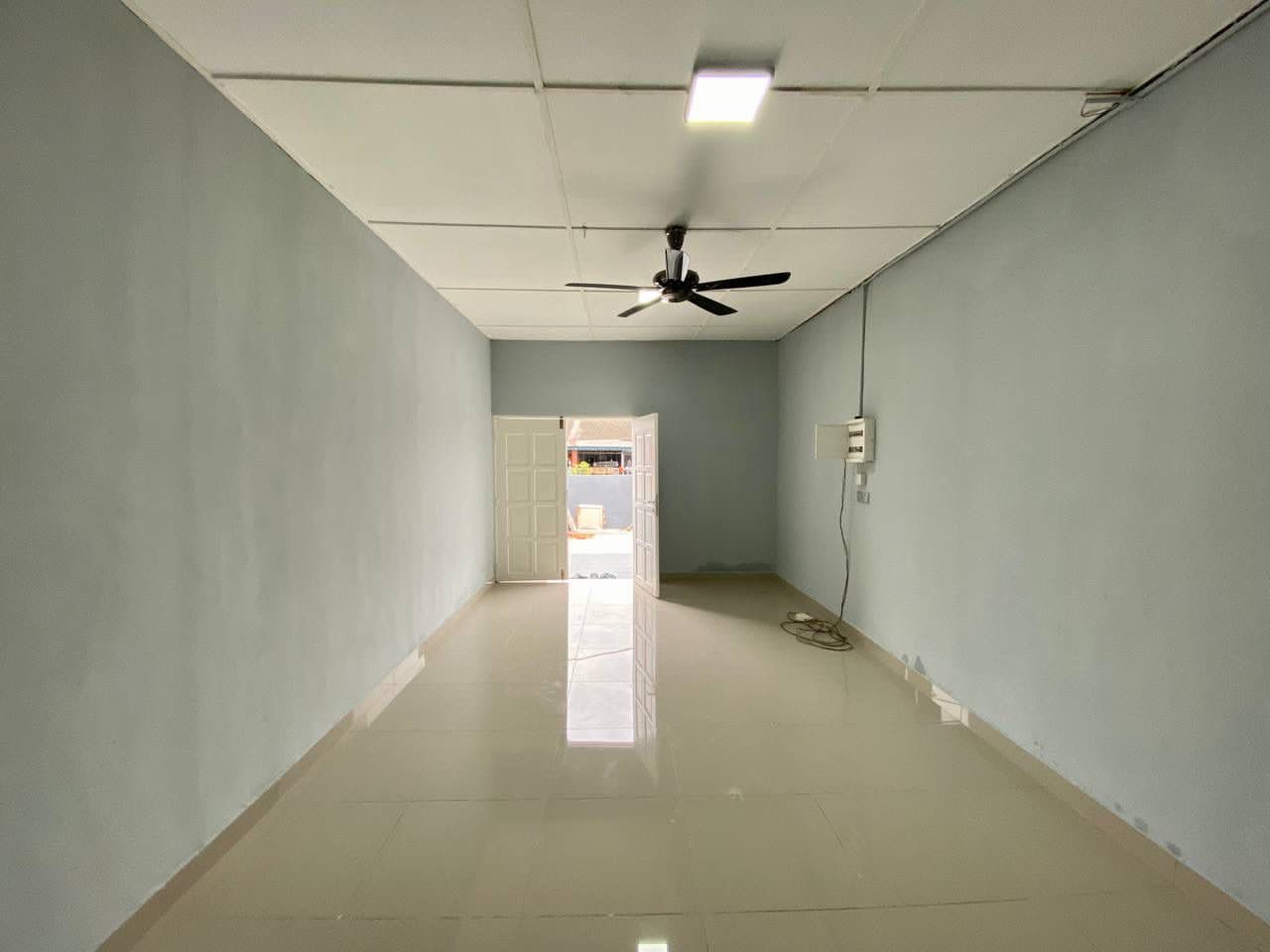 New Refurbished Single Storey Tmn Maznah Kg Jawa K - photo 3
