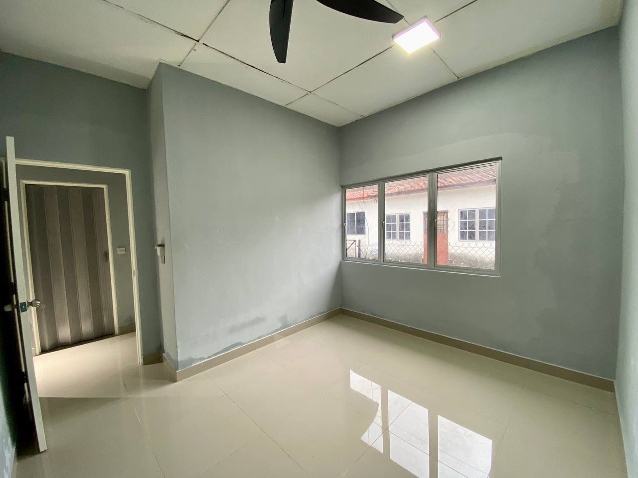 New Refurbished Single Storey Tmn Maznah Kg Jawa K - photo 4
