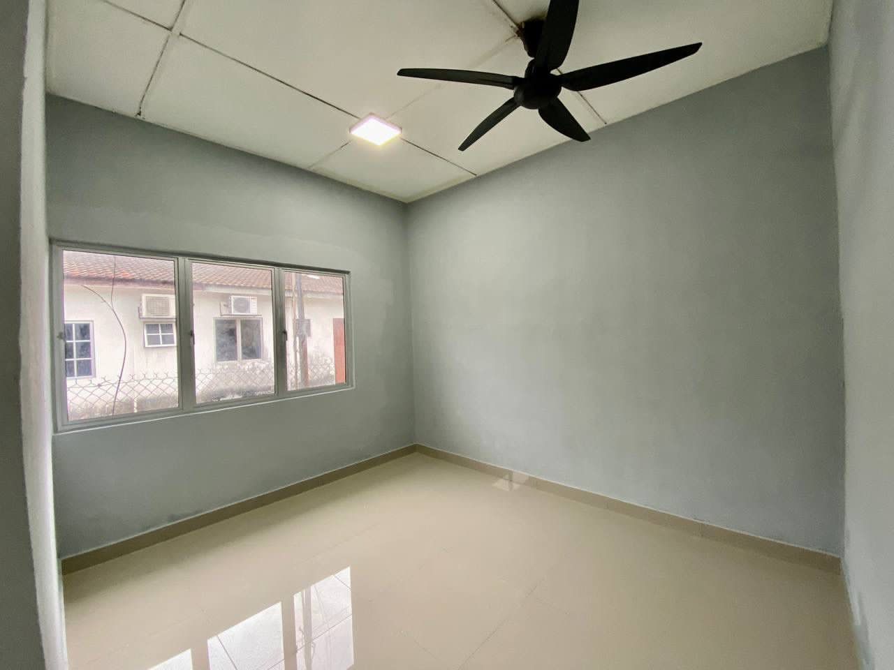 New Refurbished Single Storey Tmn Maznah Kg Jawa K - photo 5