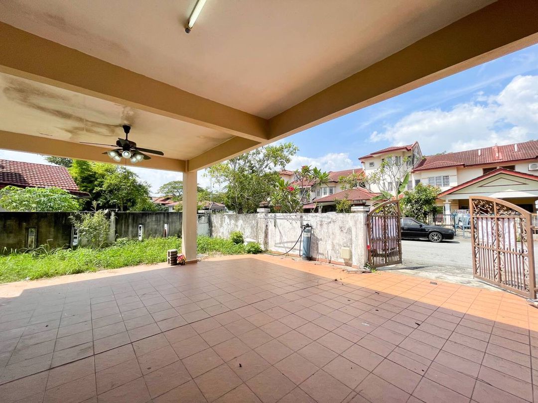 3 Storey With Extra Land Tmn Aman Putra Puchong - photo 2