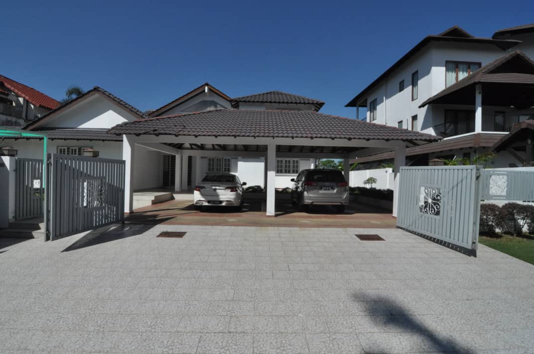 One Half Storey Bungalow Impian Golf Country Club