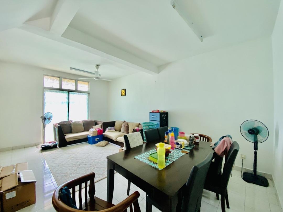 Double Storey Terrace Intermediate Unit Peak 208 - photo 4