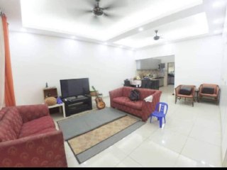 Double Storey Terrace Taman Seri Pristana,Saujana - photo 2