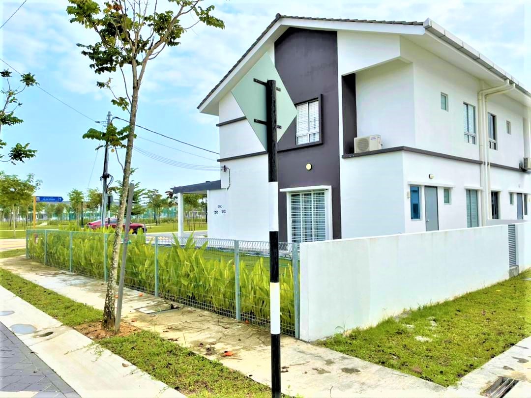 Double Storey Terrace Irama Perdana Lbs - photo 1