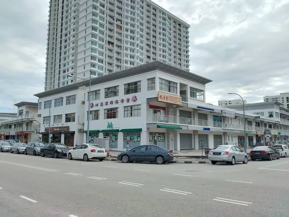 Arena Curve Shop for Rent-2 unit side by side - photo 1