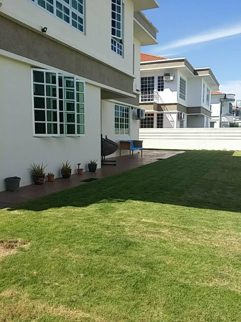 Beverly Hills 2 storey Bungalow for Rent - photo 3