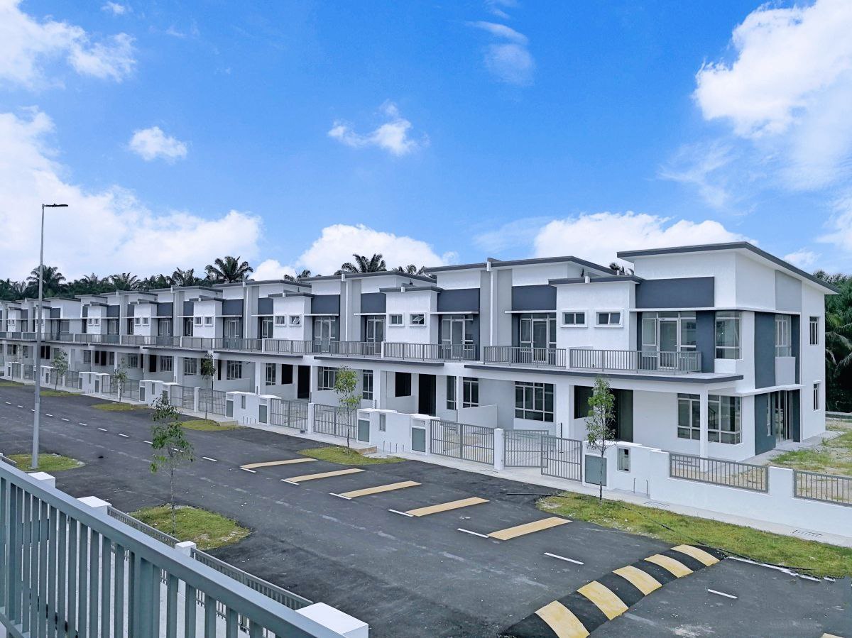Double Storey Terrace Taman Warisan Hijauan