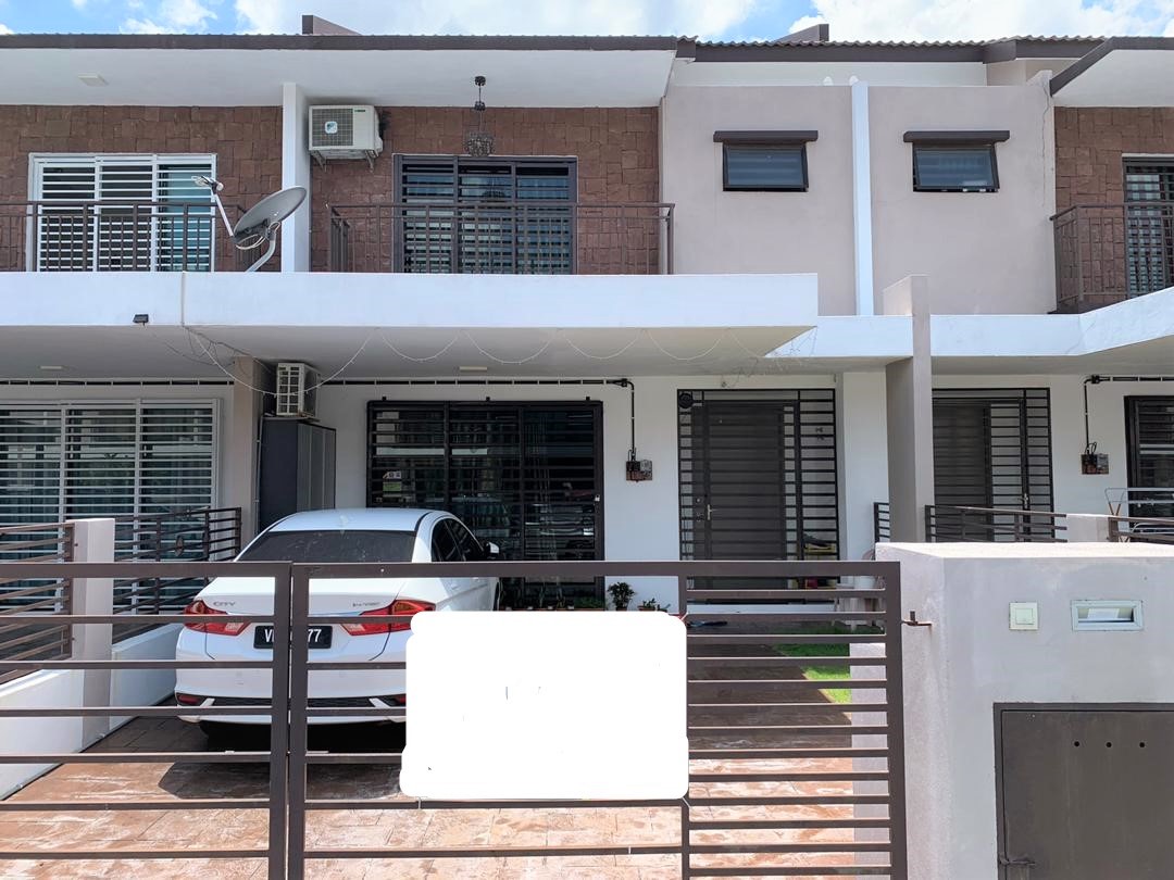 Two Storey Taman Saujana KLIA, Sepang for SALE - photo 1