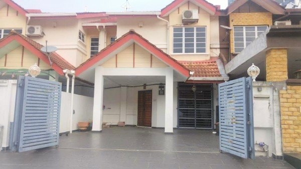 Two Storey Jalan Suakasih, Bandar Tun Hussein Onn - photo 1
