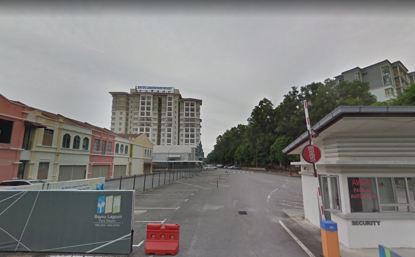 Below Mkt Bayou Lagoon Park Resort Bukit Katil - photo 1