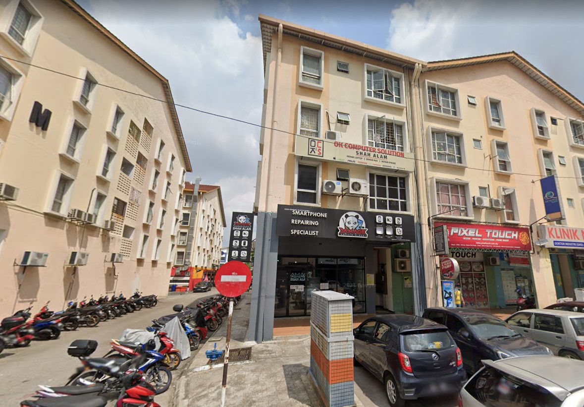 Bank Lelong G Floor Shop Pusat Komersial Section 7