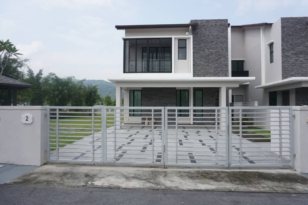 DOUBLE STOREY SEMI D AZHARA ANTARA GAPI SERENDAH