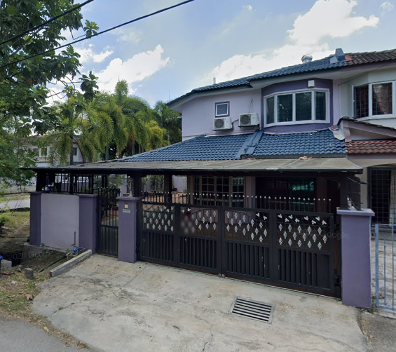WELL RENOVATED CORNER 2 STOREY PUCHONG UTAMA 4R3B