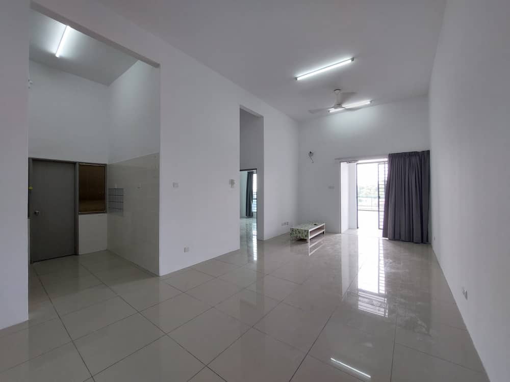 Silk Residence Garden Unit Big Balcony 3R2B