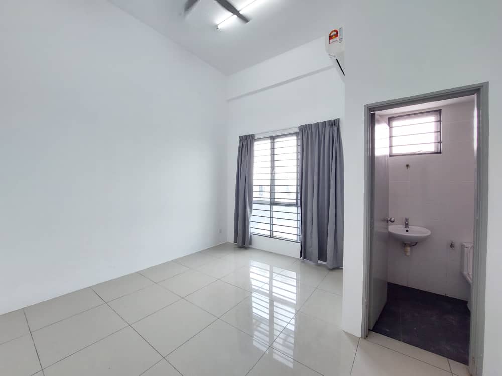 Silk Residence Garden Unit Big Balcony 3R2B - photo 6