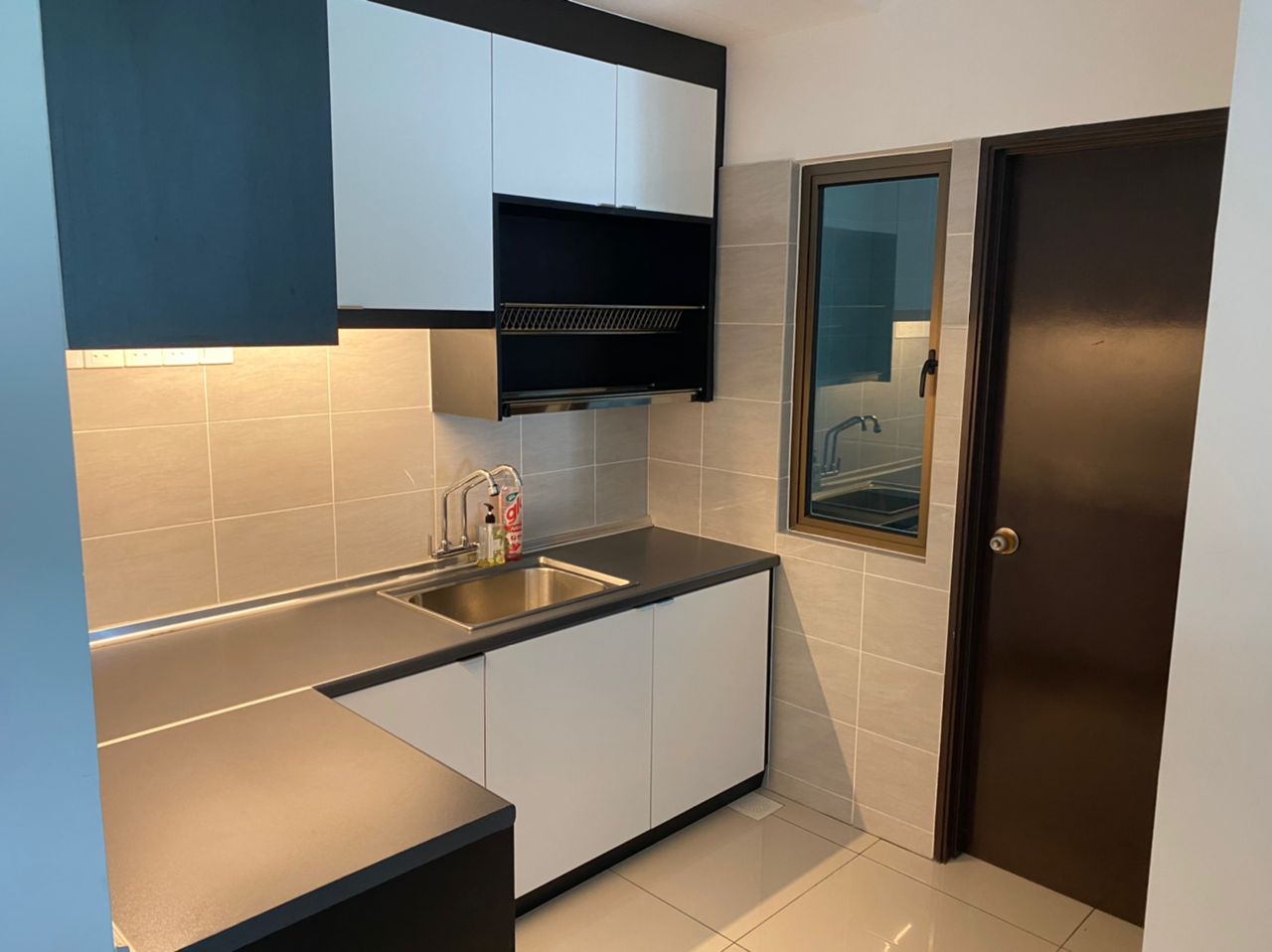 Zamrud Kajang Partly furnish 3r2b Cheapest Rental - photo 2