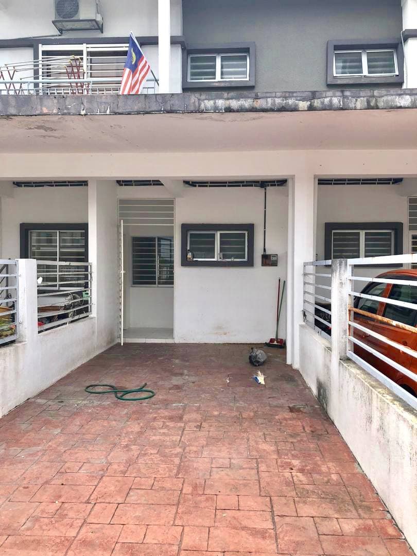 THE LAKE RESIDENCE TOWNHOUSE PUCHONG GROUND FLOOR
