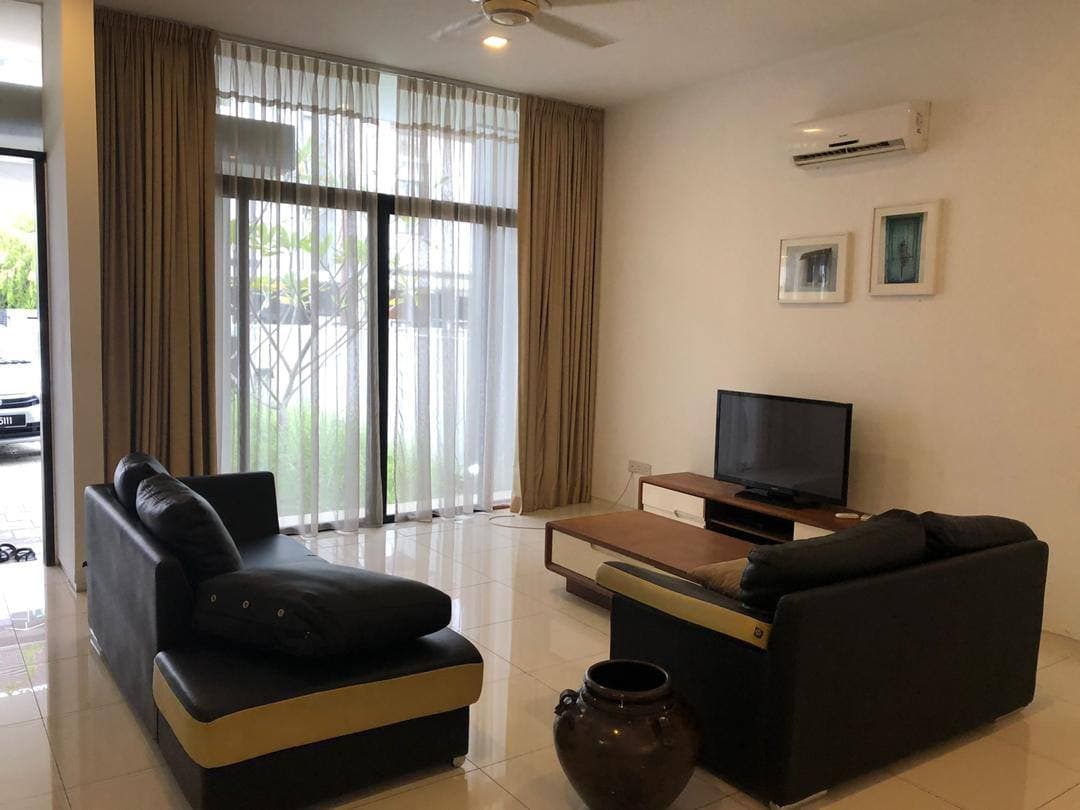 3-Storey Luxury Villa House Blu Constellation