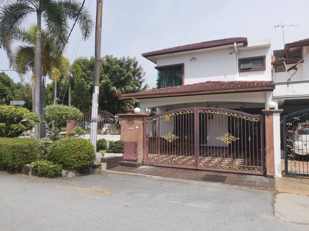 FREEHOLD 2 Sty Corner Lot Renovated Bandar Kinrara