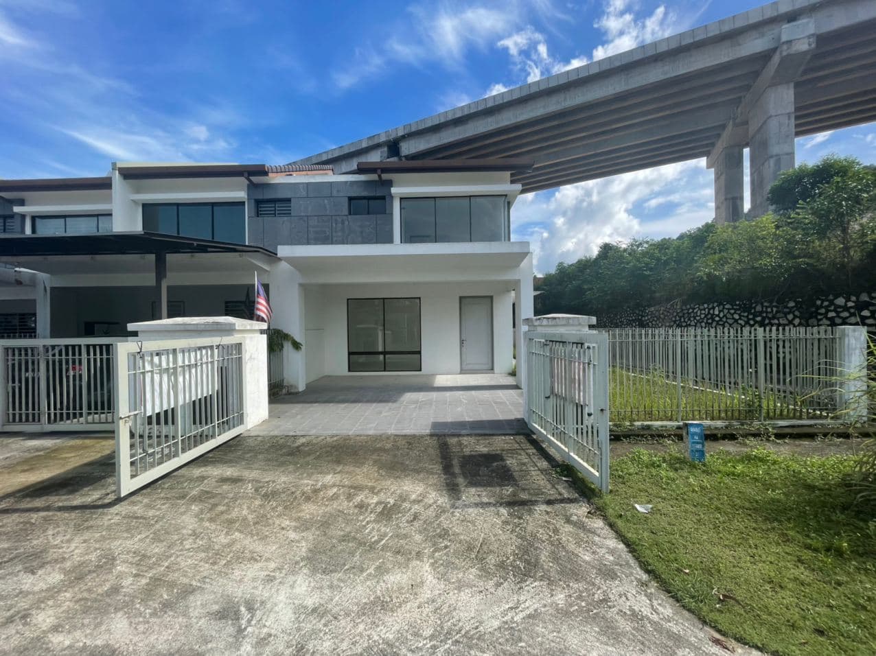 TERMURAH Double Storey Corner Lot Desa Budiman B