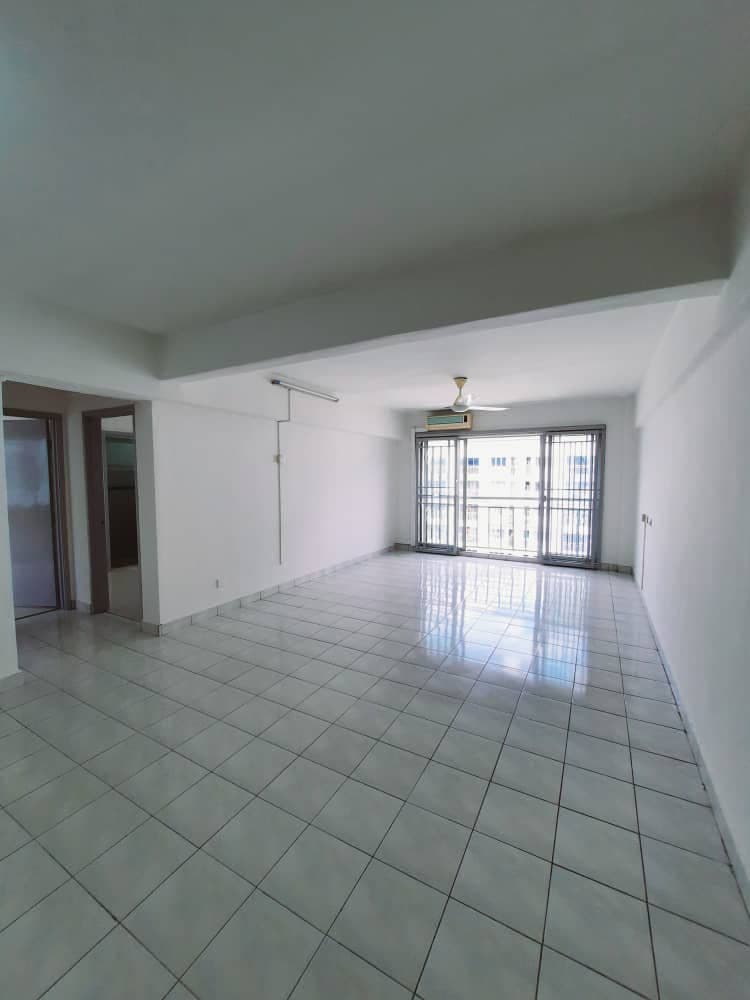Plaza 393 Apartment