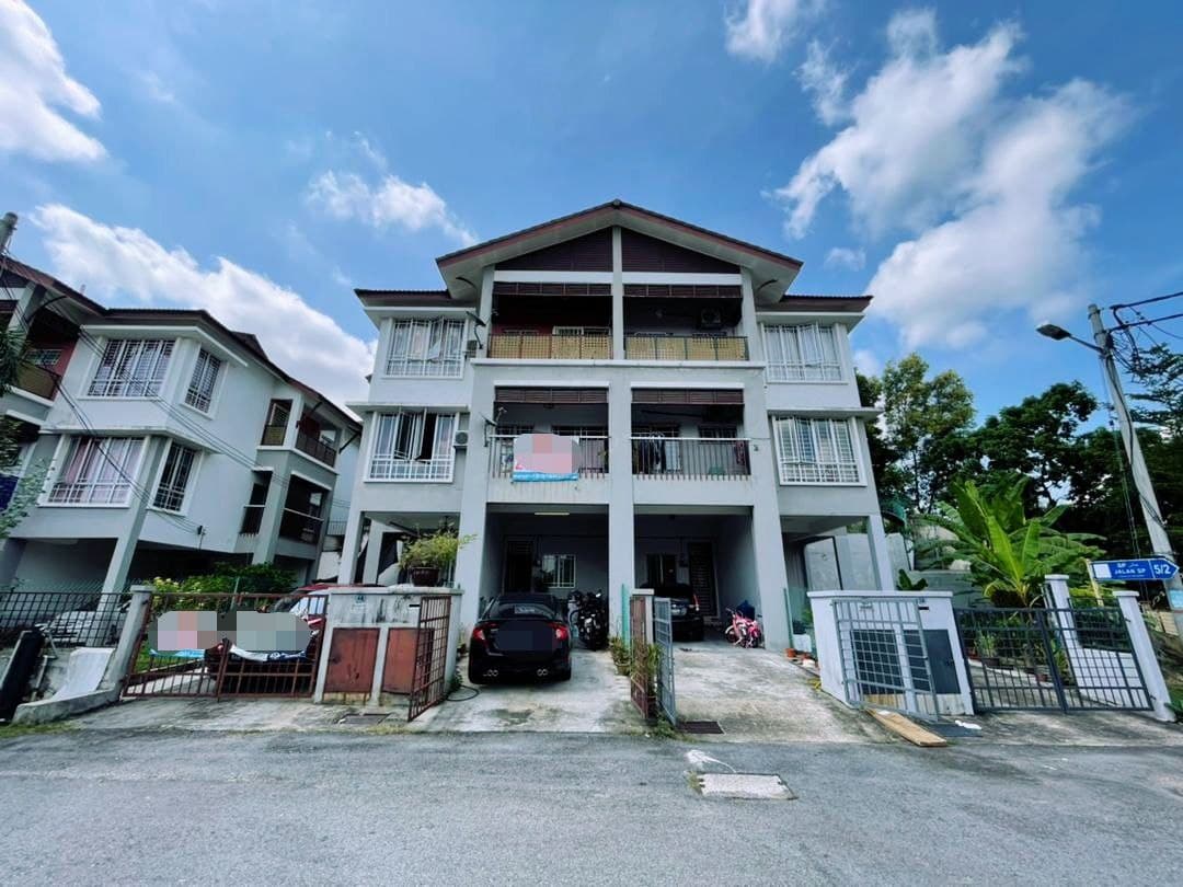 Townhouse Seri Pristana Sungai Buloh