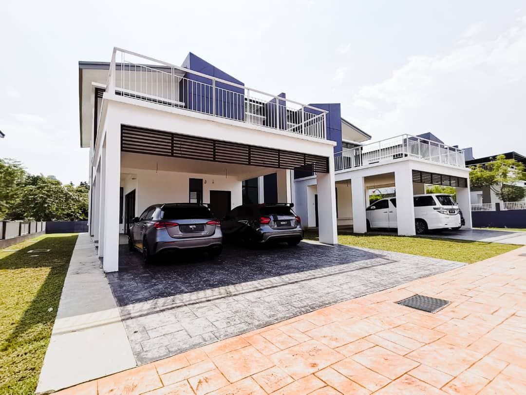 Perdana Lakeview East