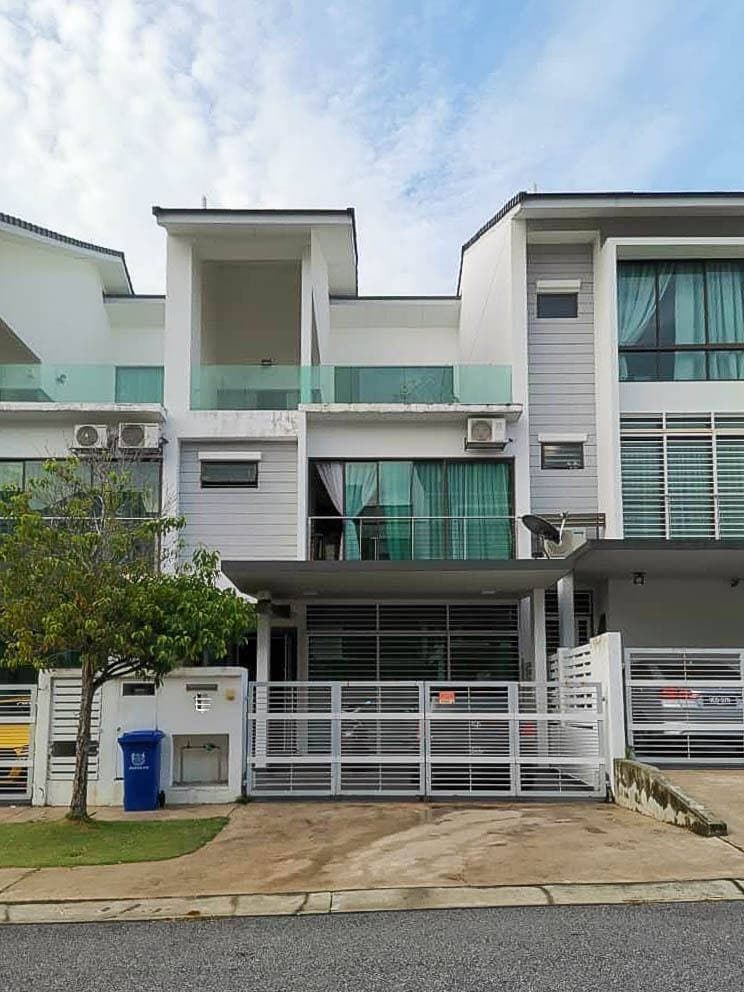 Triple Storey Aster Grove Denai Alam